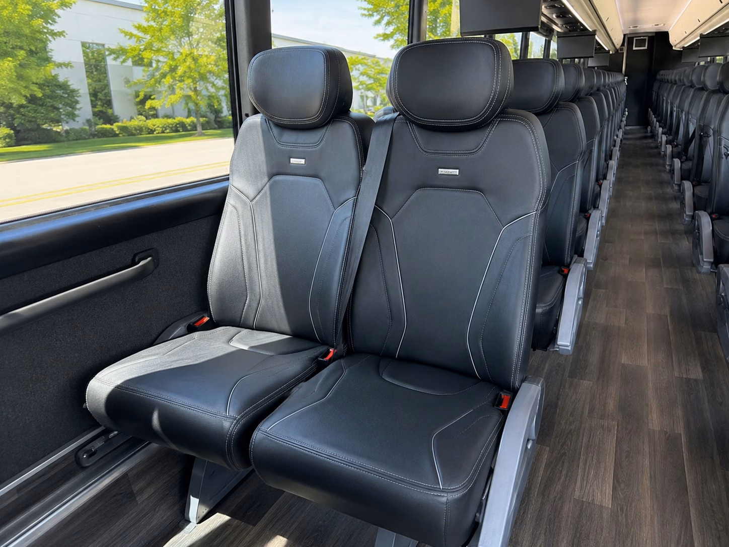 bachelorette party bus rentals in overland park and the kansas city metro