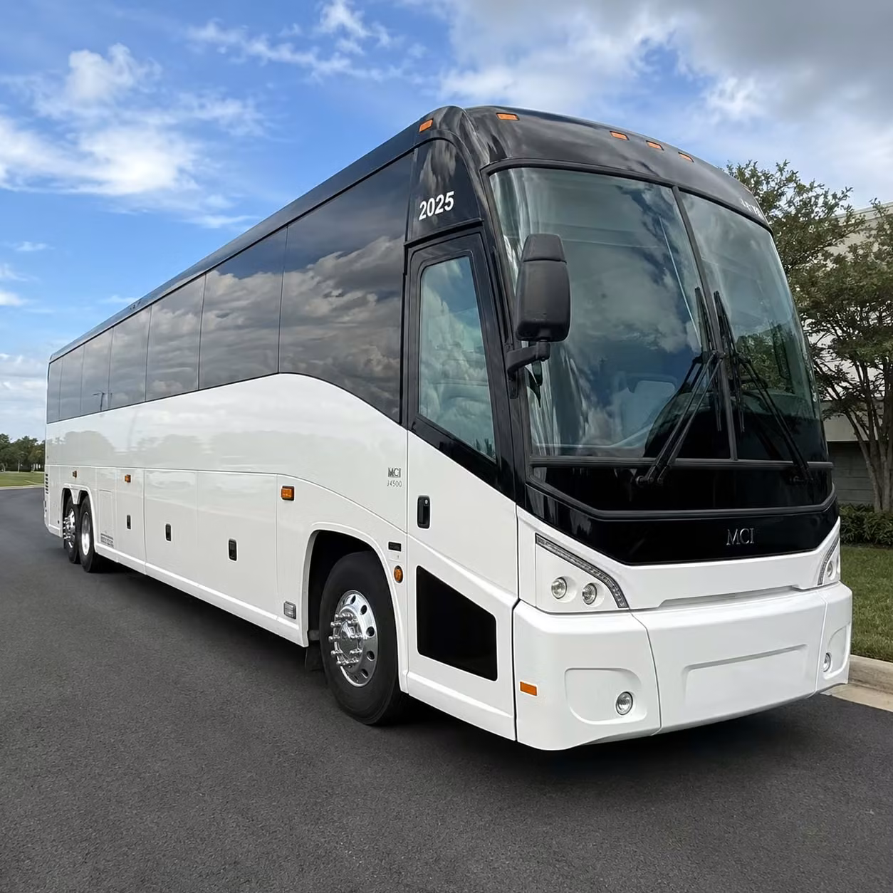 charter buses for overland park groups headed to crossroads kc and live music districts