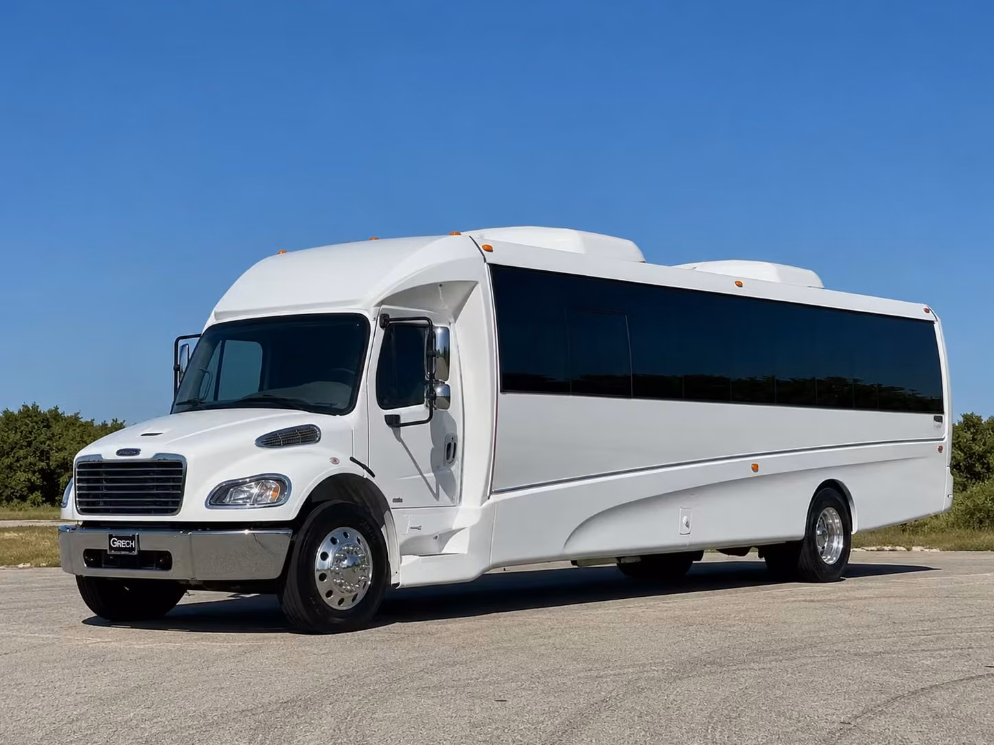 forget the carpool chaos overland park party buses keep your whole prom group together