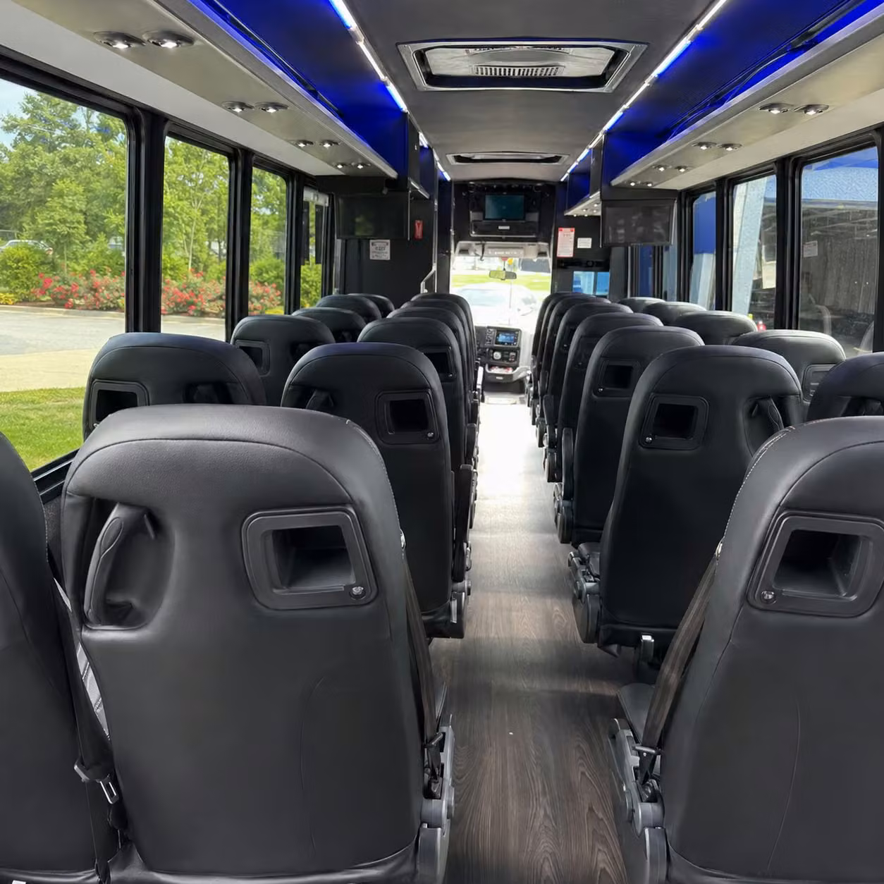 overland park 28 passenger minibus rental